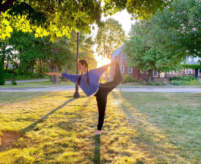 10 Min Yoga Stretch | Total Body Wake Up